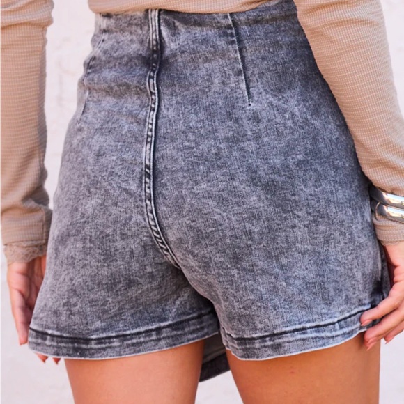 PINK LIKY Gray Asymmetrical Denim Skort XS - Picture 4 of 7